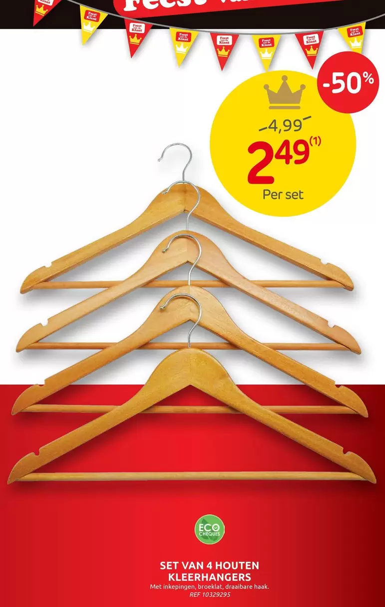 SET VAN 4 HOUTEN KLEERHANGERS